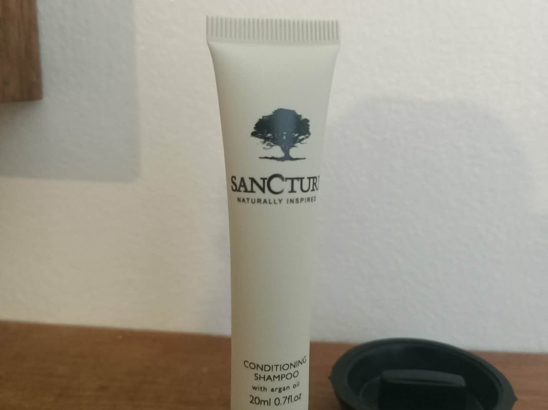 一路愉悦河流小屋主图