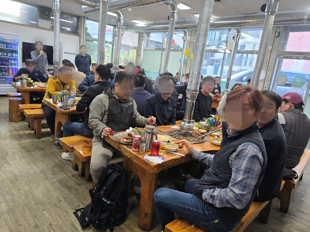 sangsangchowol dwaejigalbi gwangmyeongsohadongbonjeom