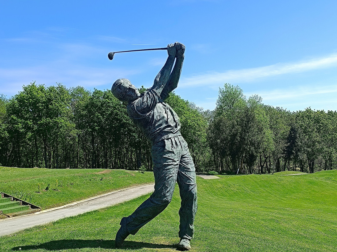 Campo De Golf Santa Marina-San Vicente de la Barquera必去景点