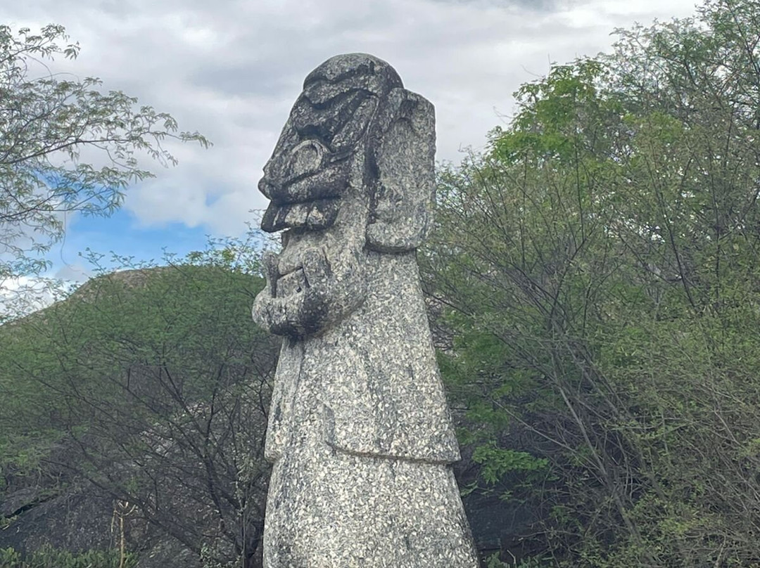 Parque das Esculturas Monumentais Nilo Coelho-Brejo da Madre de Deus必去景点