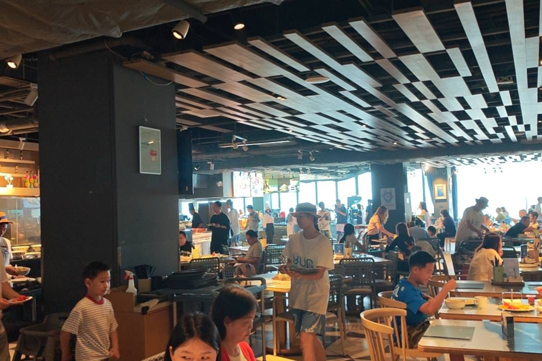 深圳浪骑瞻云度假酒店主图