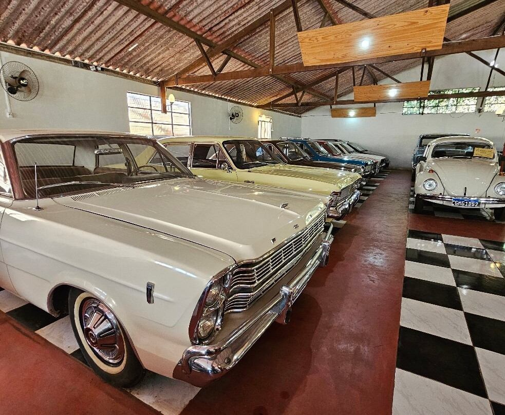 Museu Do Automovel Da Estrada Real-蒂拉登特斯必去景点