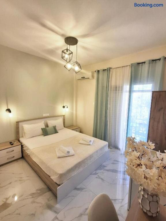 Foteini Rooms