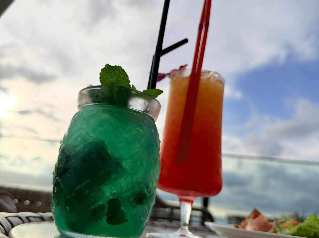 琉球名城海滩度假酒店主图