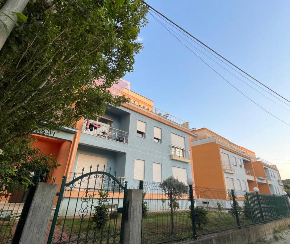 Emma's Apartments