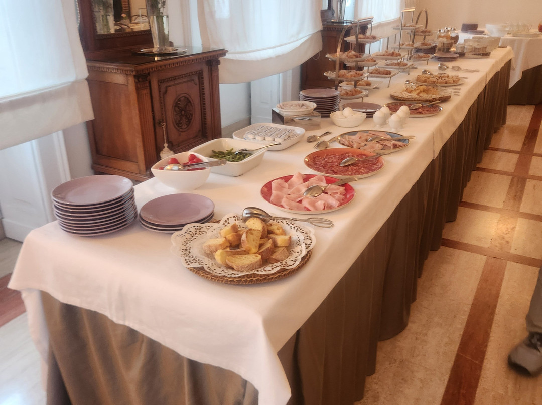 马约拉纳酒店主图