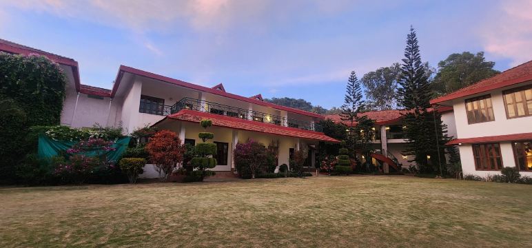 艾姆里塔拉安巴蒂格林斯度假村-旅行者