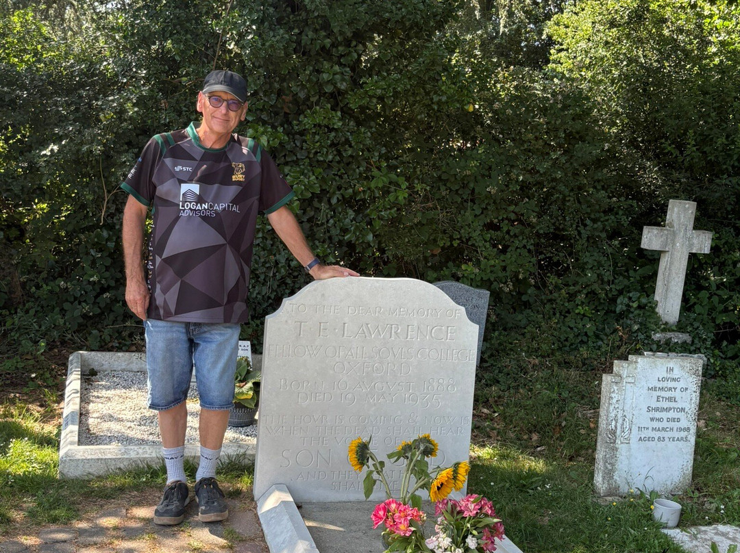 Moreton Cemetery-Moreton必去景点