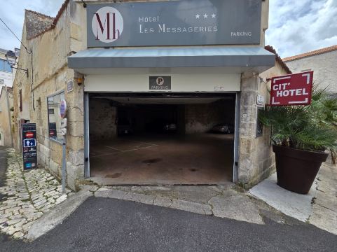 信使斯涛特尔酒店-旅行者