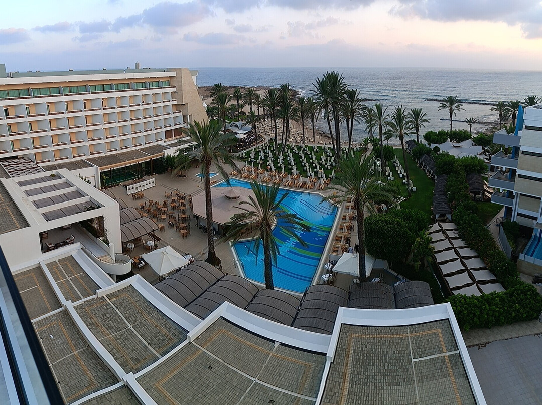 Constantinou Bros Pioneer Beach Hotel主图