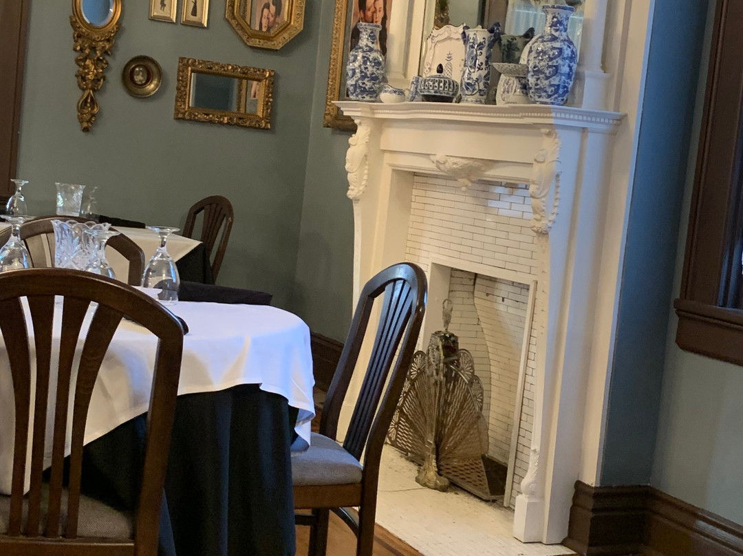 Twelve Oaks Restaurant & Tavern