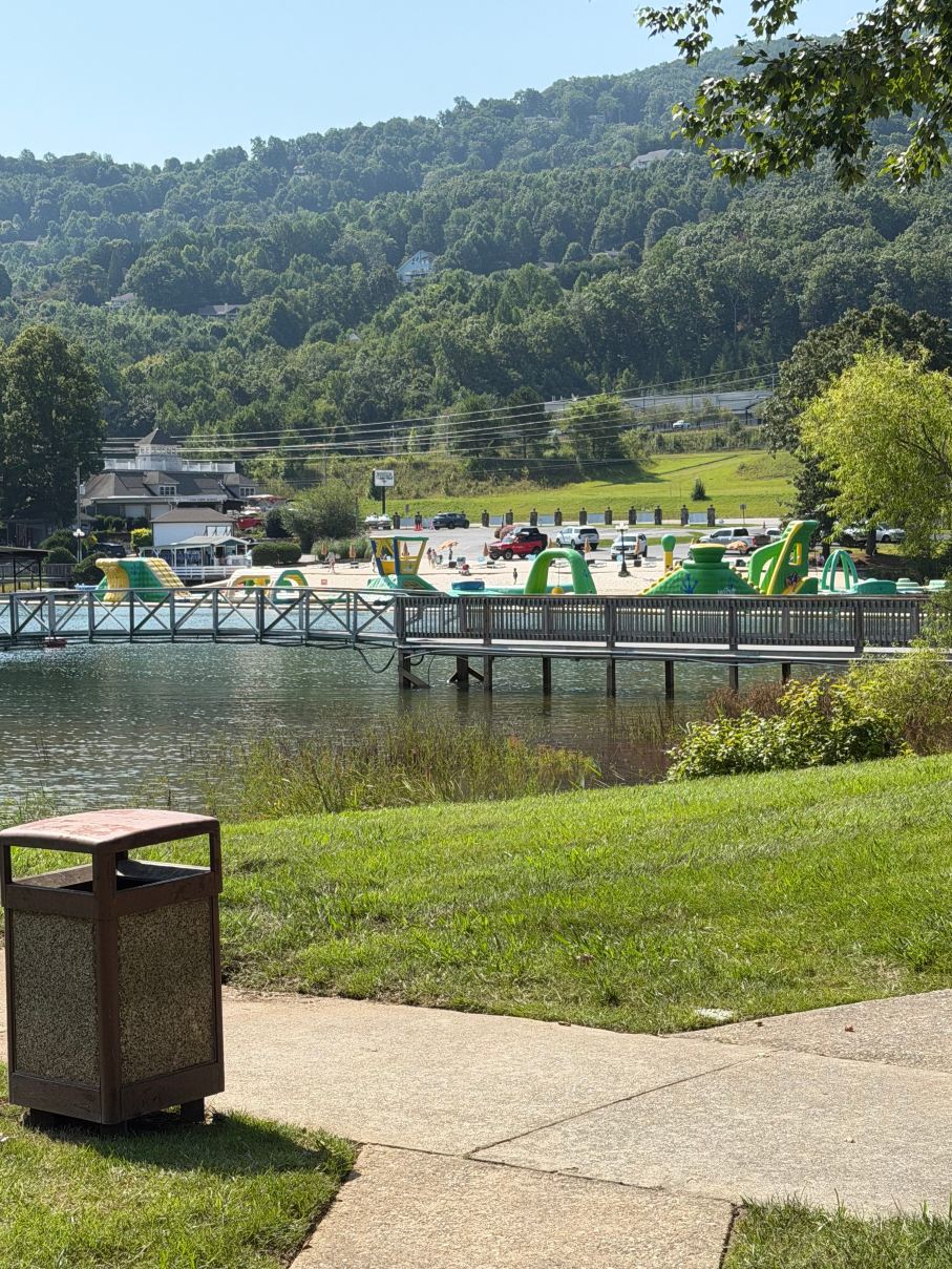 查图格湖山脊度假酒店-旅行者