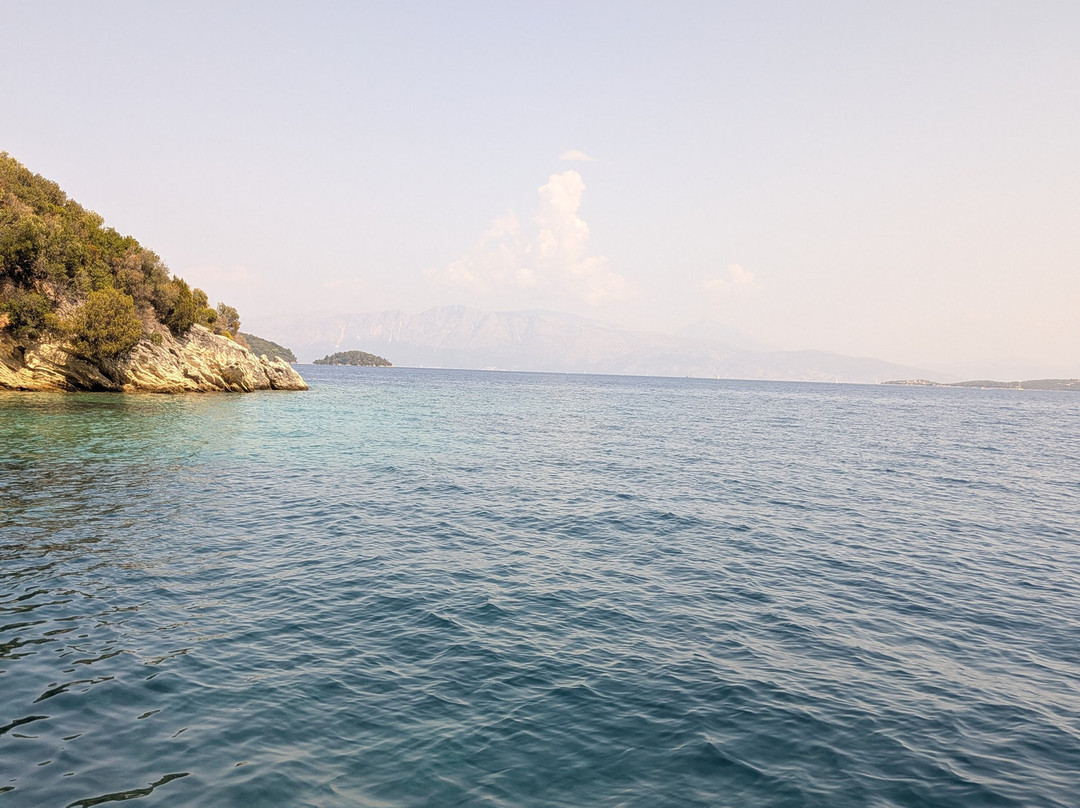 Papanikolis Cruise Boat-Nidri必去景点