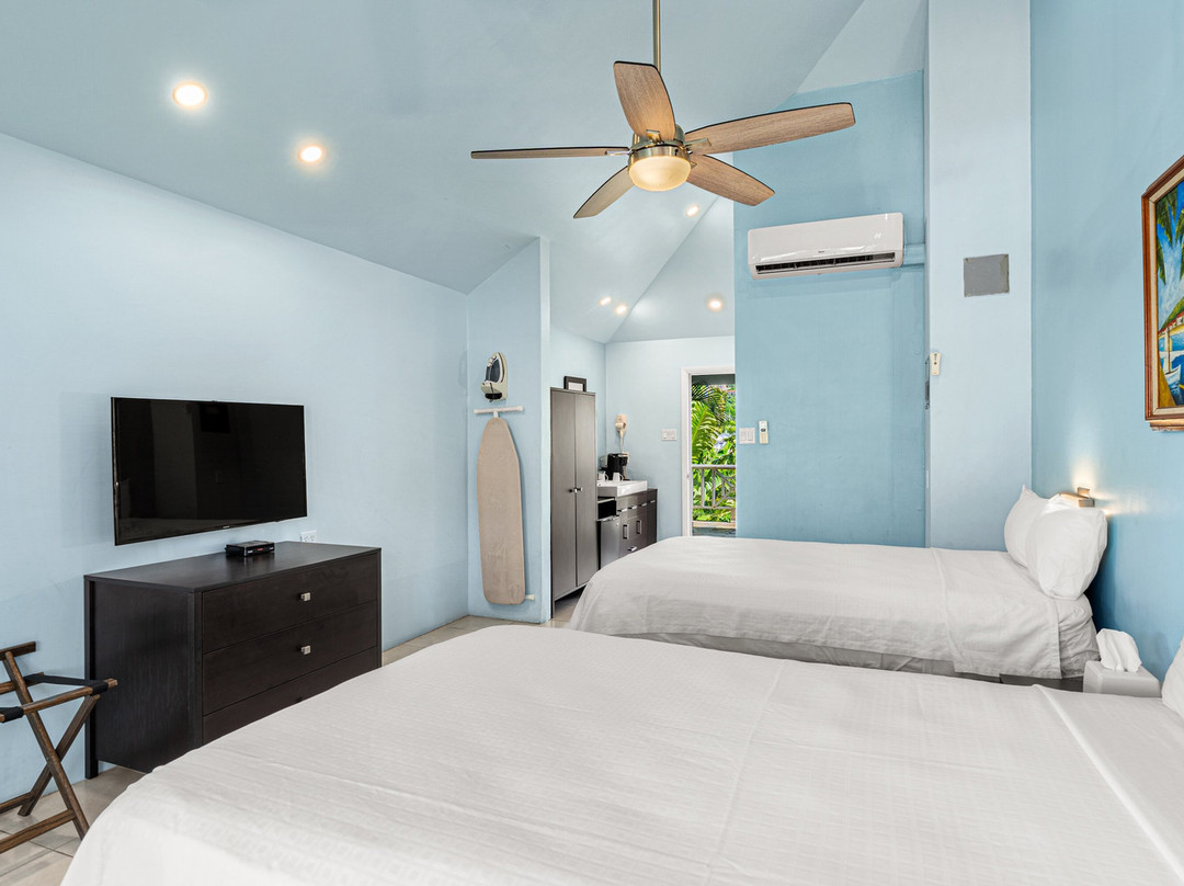 The Moorings Yacht Club Hotel主图