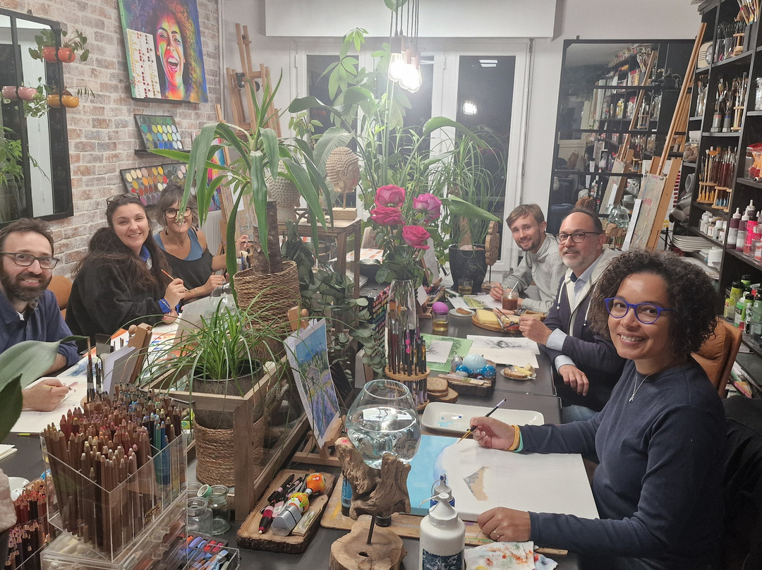 L’Atelier Carré d’Art’s :-伊维特河畔吉夫必去景点