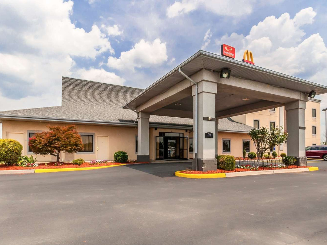 Econo Lodge Inn & Suites