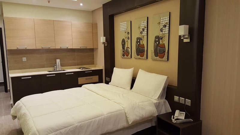 Al Muhanna Plaza Salmiya Old Souk