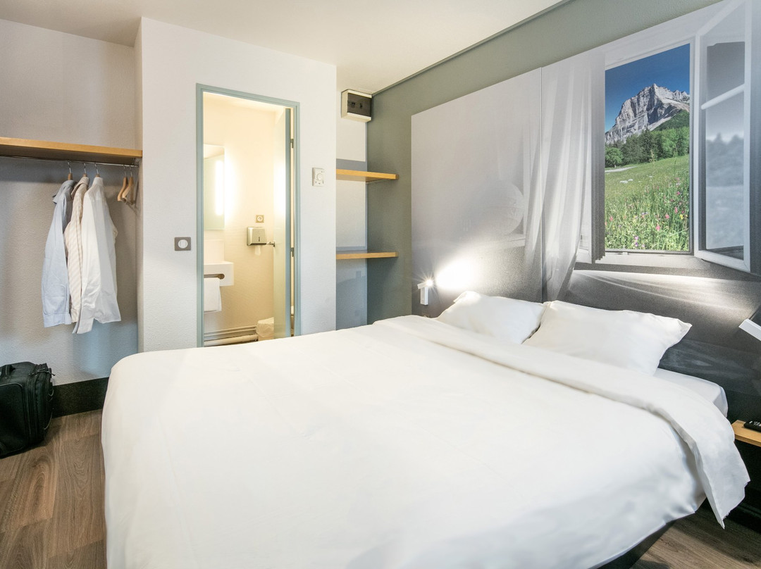 B&B HOTEL Grenoble Université 1