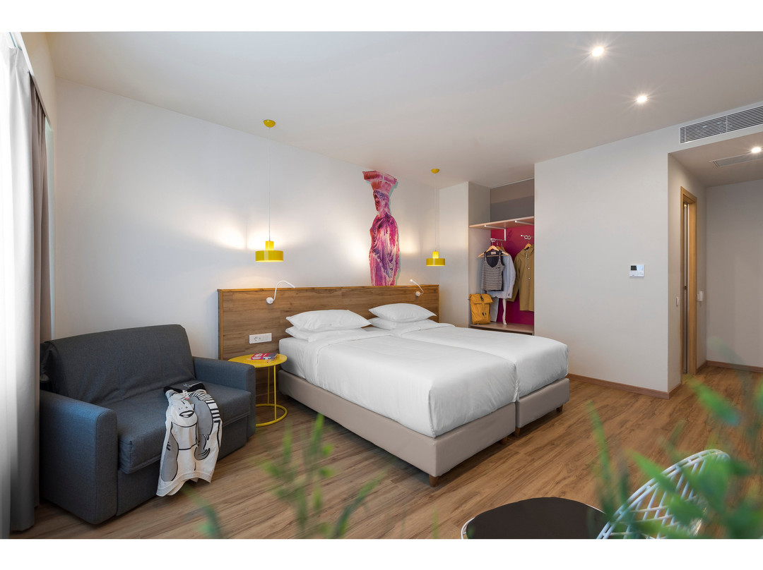 宜必思尚品雅典 Routes 酒店主图