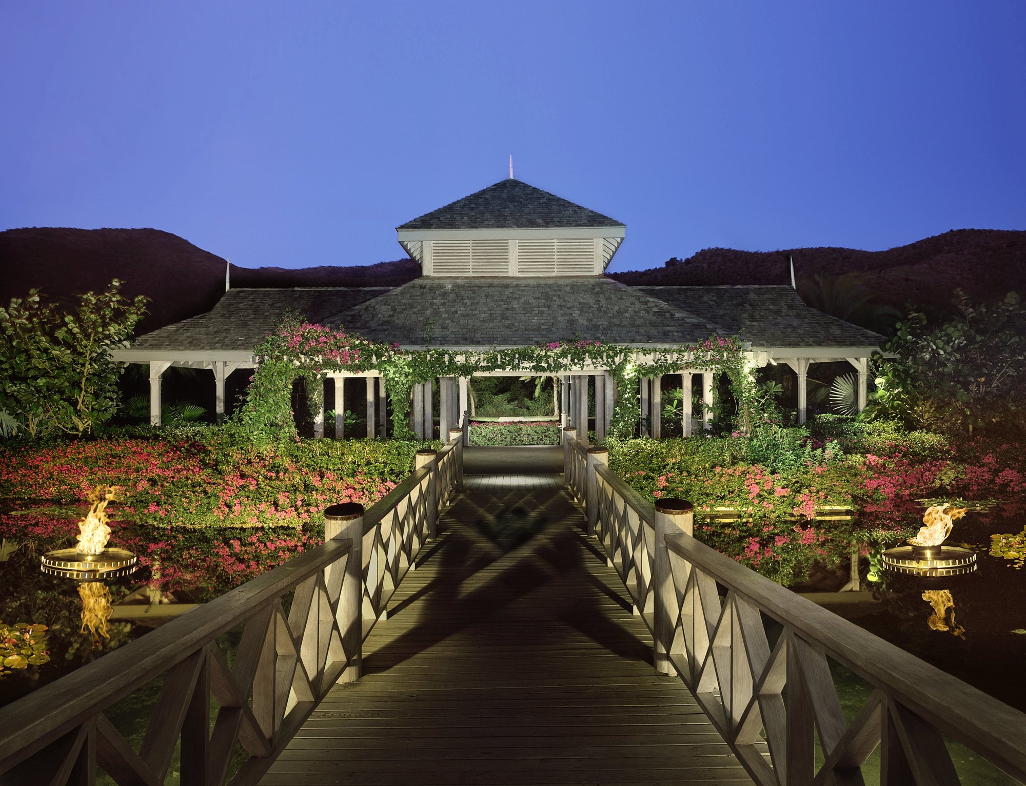 卡莱尔湾酒店-官方