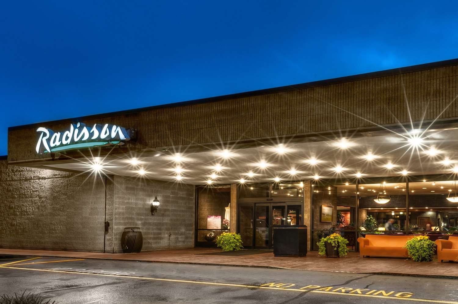 Radisson Hotel Corning-官方
