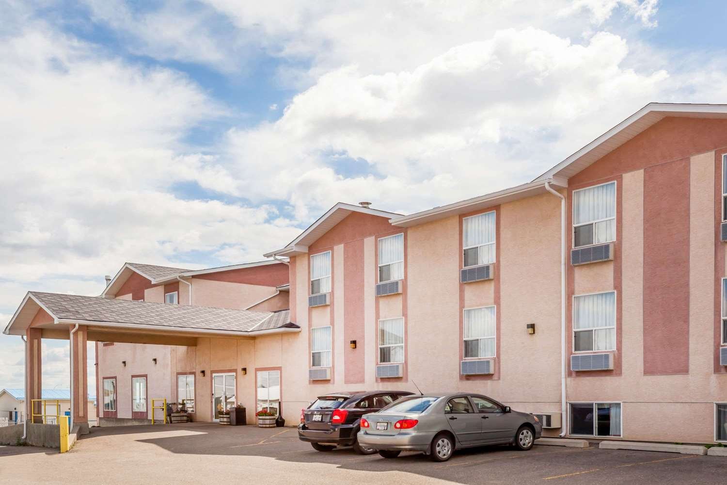 Super 8 by Wyndham Pincher Creek AB-官方