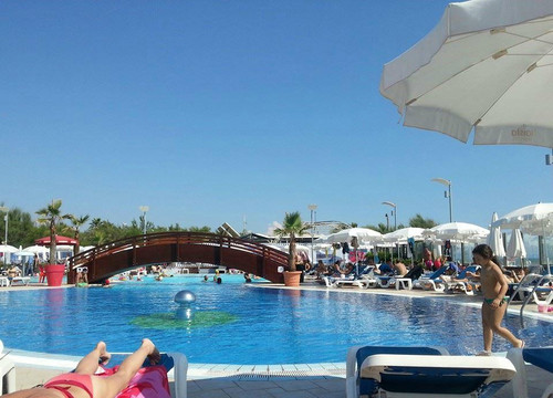 拉伊斯拉度假酒店