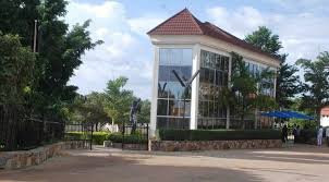 Crest Hotel & Gardens