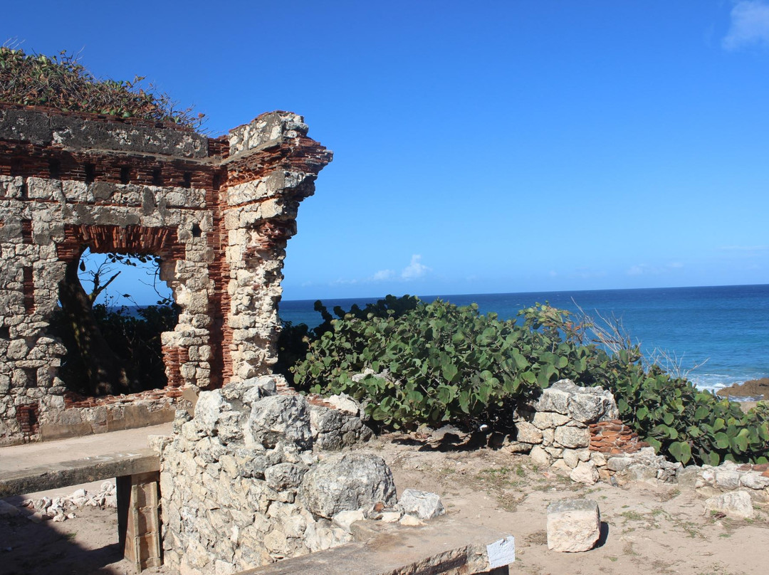 The Old Aguadilla Lighthouse Ruins景点图片