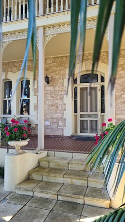 Rose Eden House主图