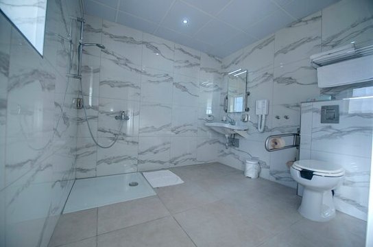 阿尔乐格酒店-浴室