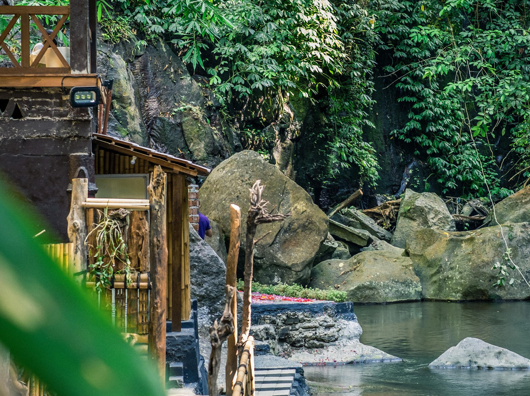 佩艳艮旅游景点-Sungai Spa