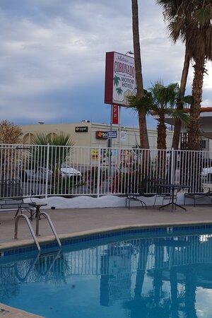 Historic Coronado Motor Hotel by OYO-泳池