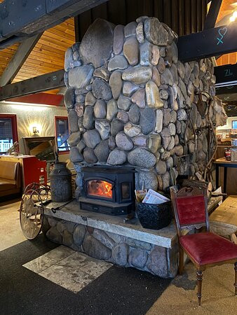 The Grasshopper Inn主图