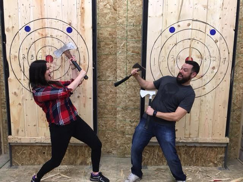 Bad Axe Throwing Winnipeg-温尼伯必去景点