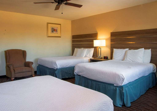 Rodeway Inn near University - Gateway to Yosemite主图