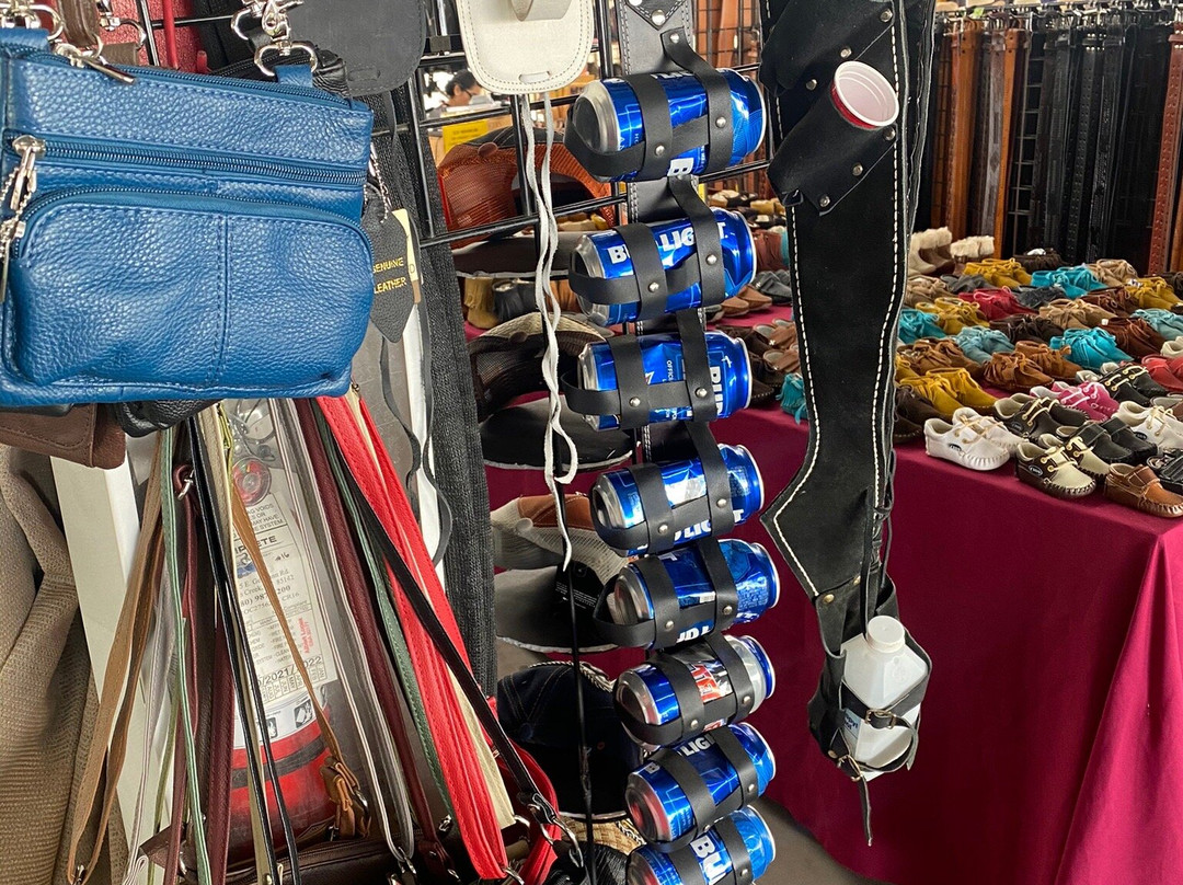 Mesa Market Place Swap Meet-梅萨必去景点