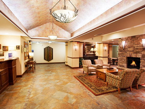 智选假日套房酒店图埃勒主图