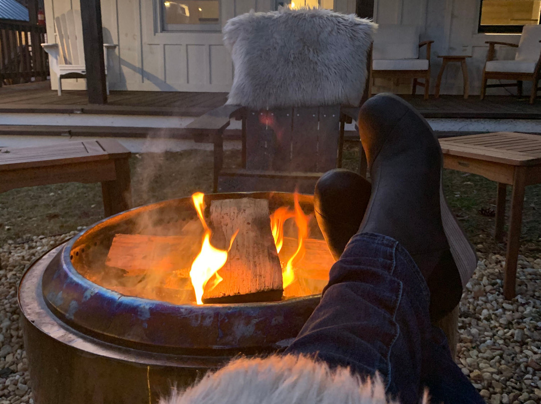 The Outpost Inn主图