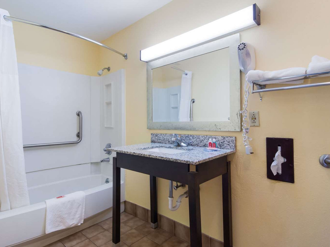 Econo Lodge Battleboro - Rocky Mount I-95主图