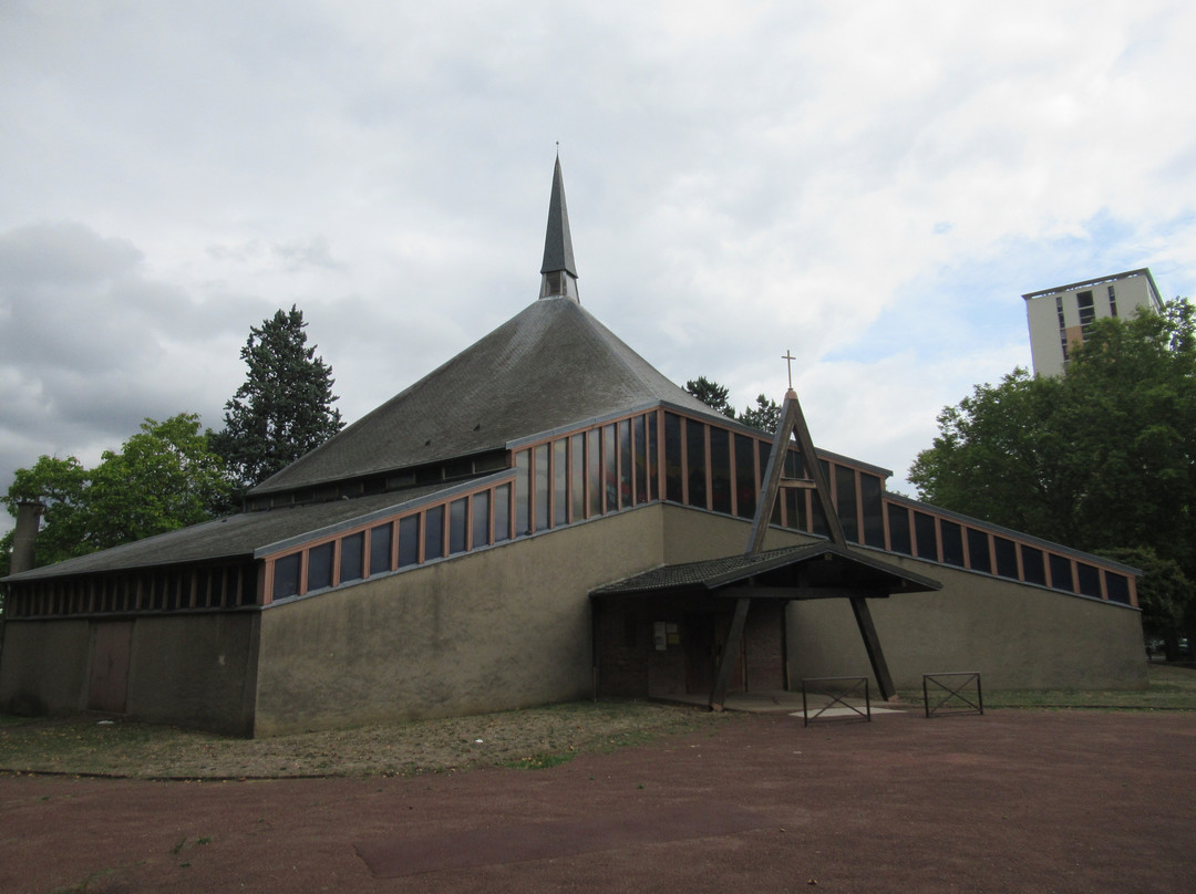 Chapelle Notre-dame-des-chênes-Ermont必去景点