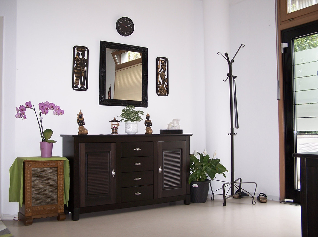 AK Traditionelle Thai-Massage-伯布林根必去景点