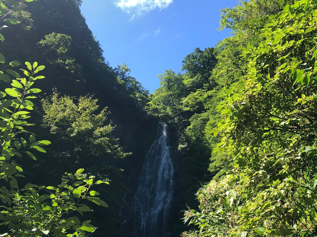 Kurokuma Waterfall景点图片