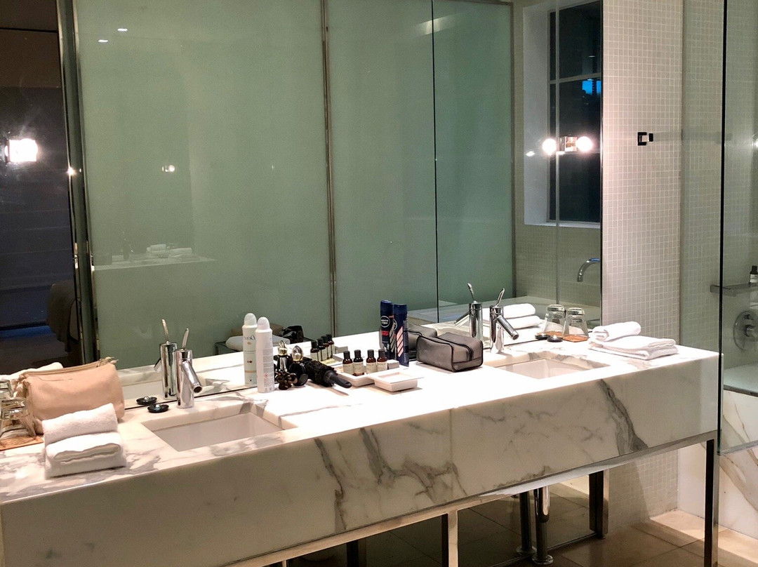 老字号酒店主图