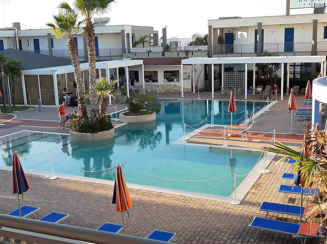 Sairon Village Pool And Beach主图