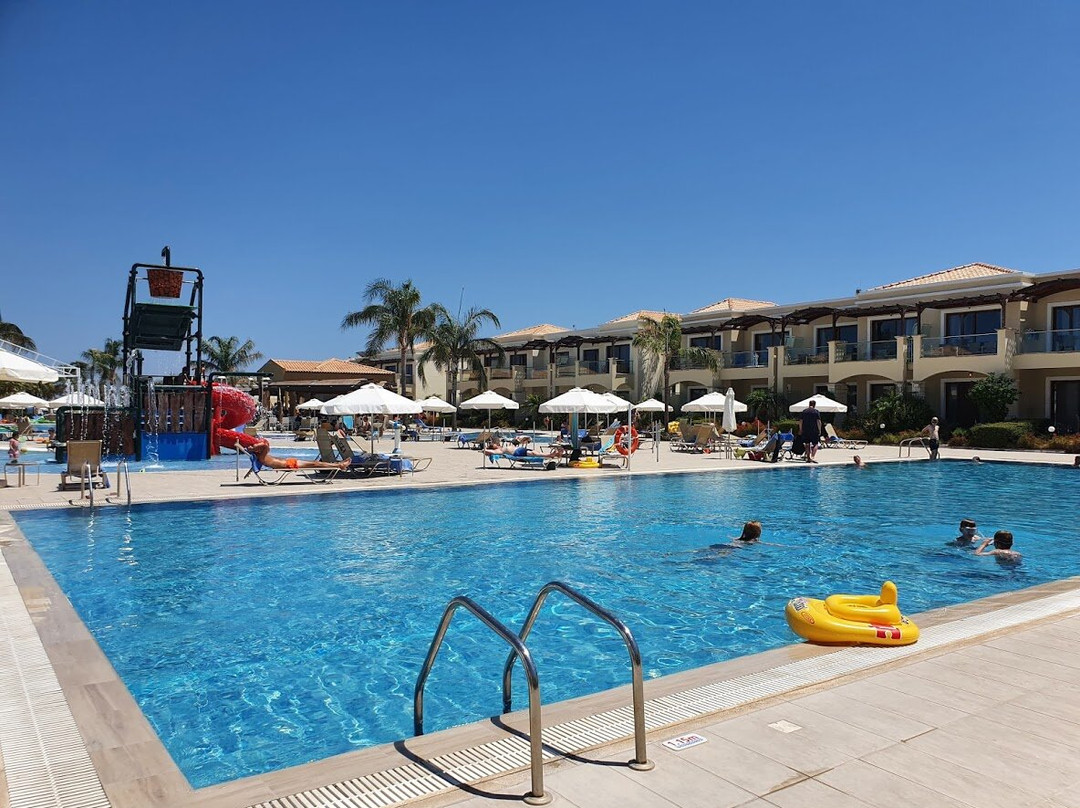 Mythos Beach Resort主图