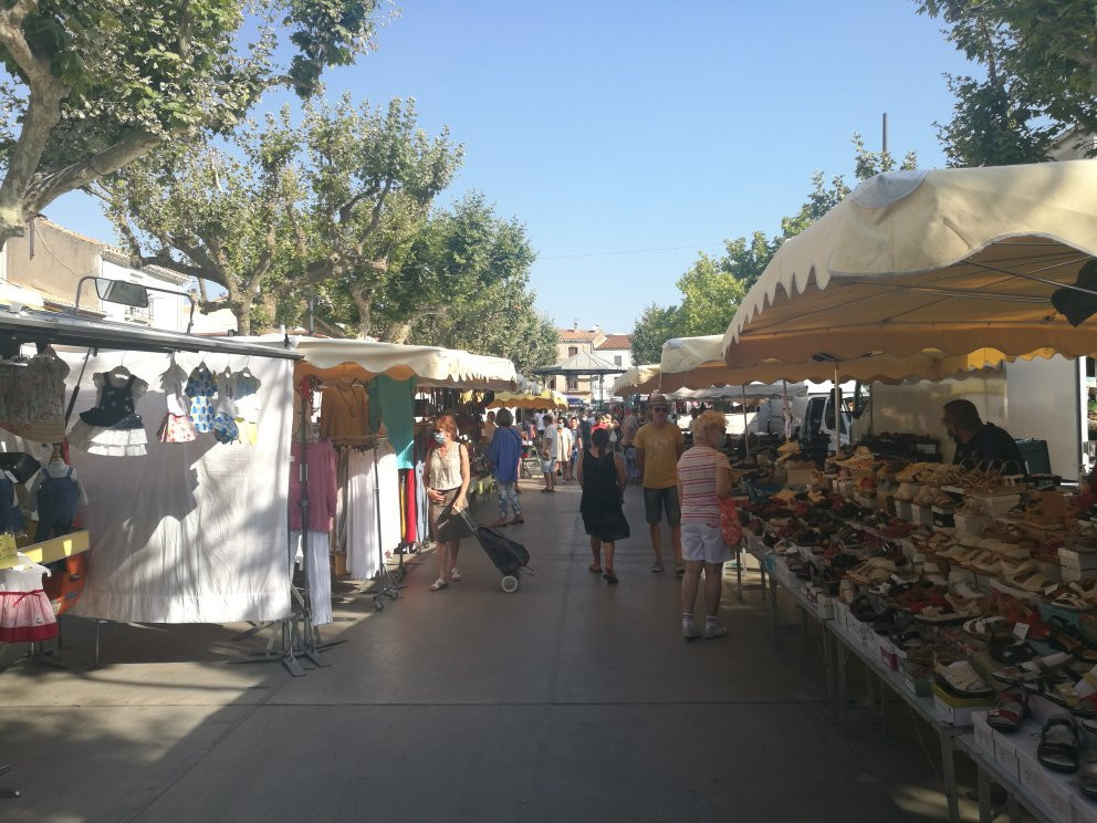 Marche Traditionnel De Meze-Meze必去景点