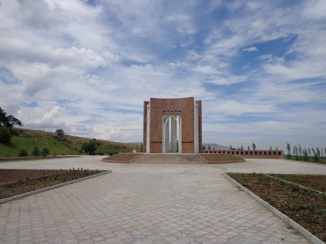 Ata Beyit Memorial-Tash-Dobo必去景点