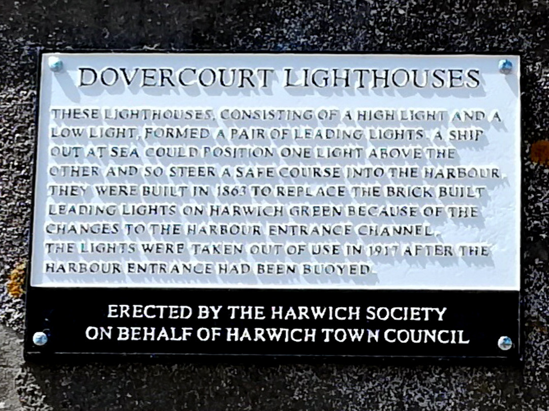 Dovercourt Bay Beach景点图片