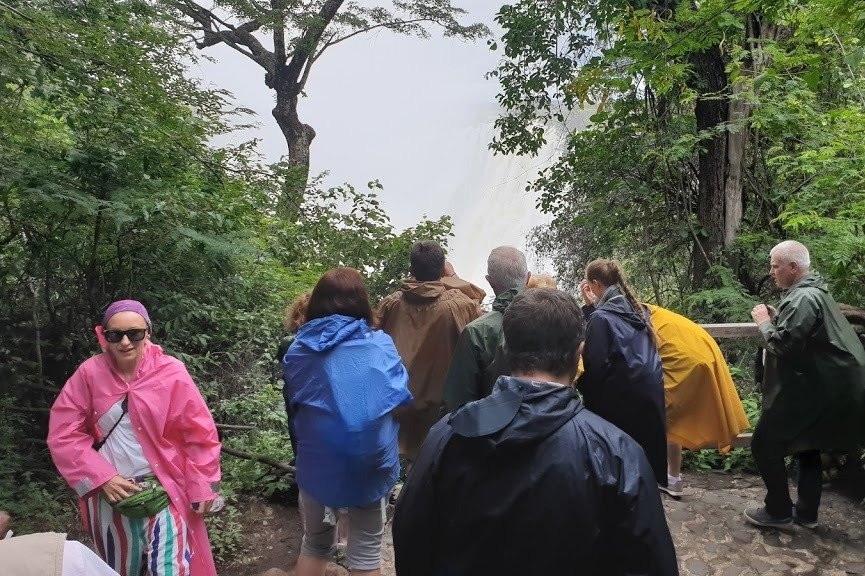 Southern Dynasty Safaris-维多利亚瀑布必去景点